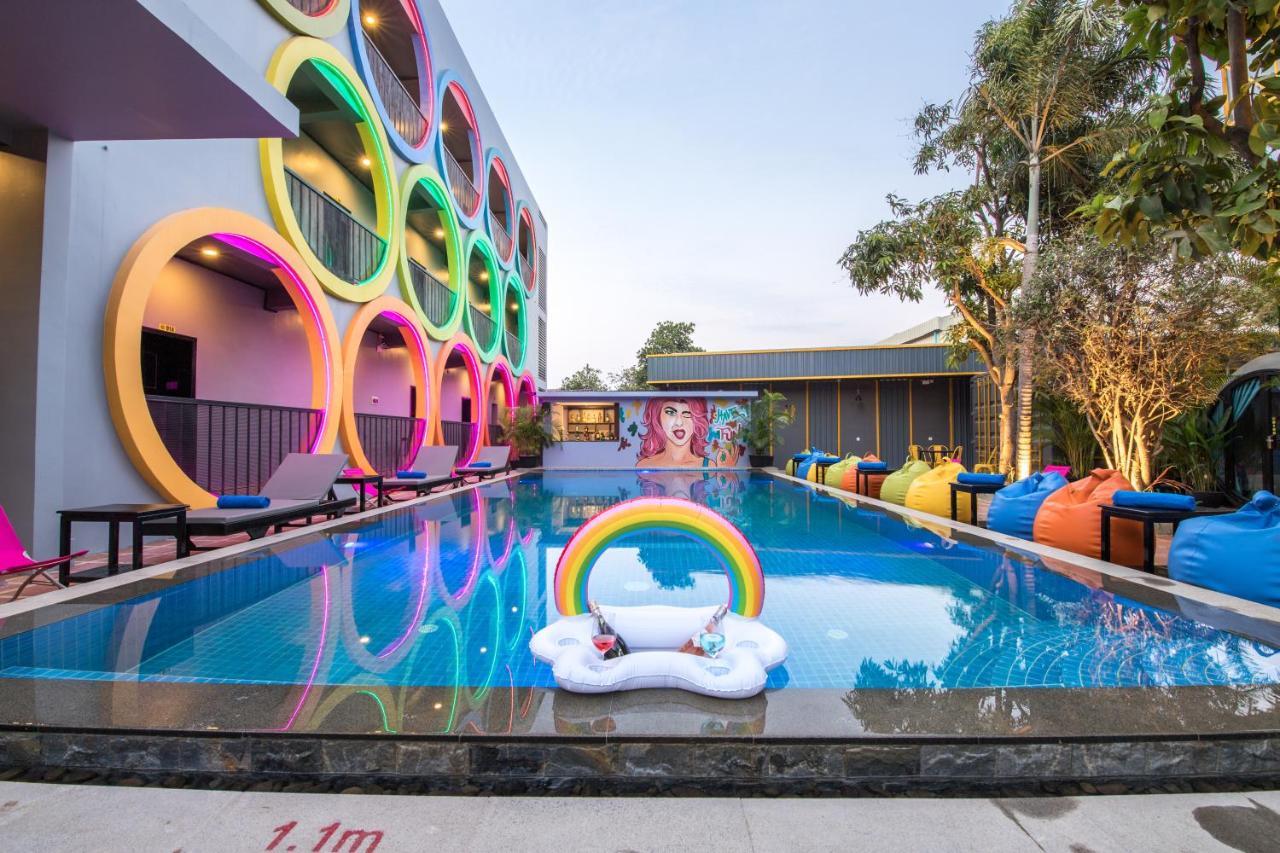 White Rabbit Hostel Siem Reap Zewnętrze zdjęcie