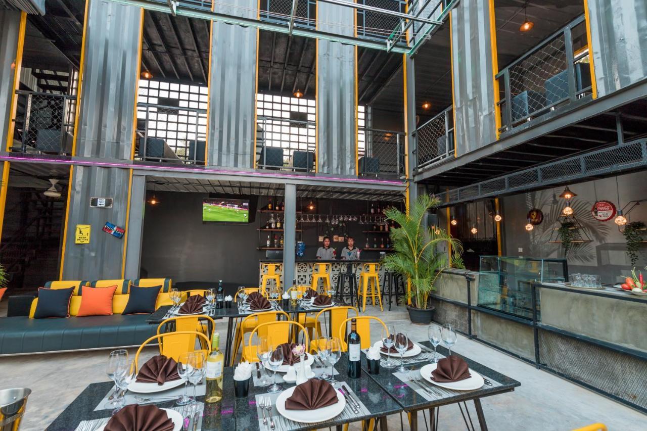 White Rabbit Hostel Siem Reap Zewnętrze zdjęcie