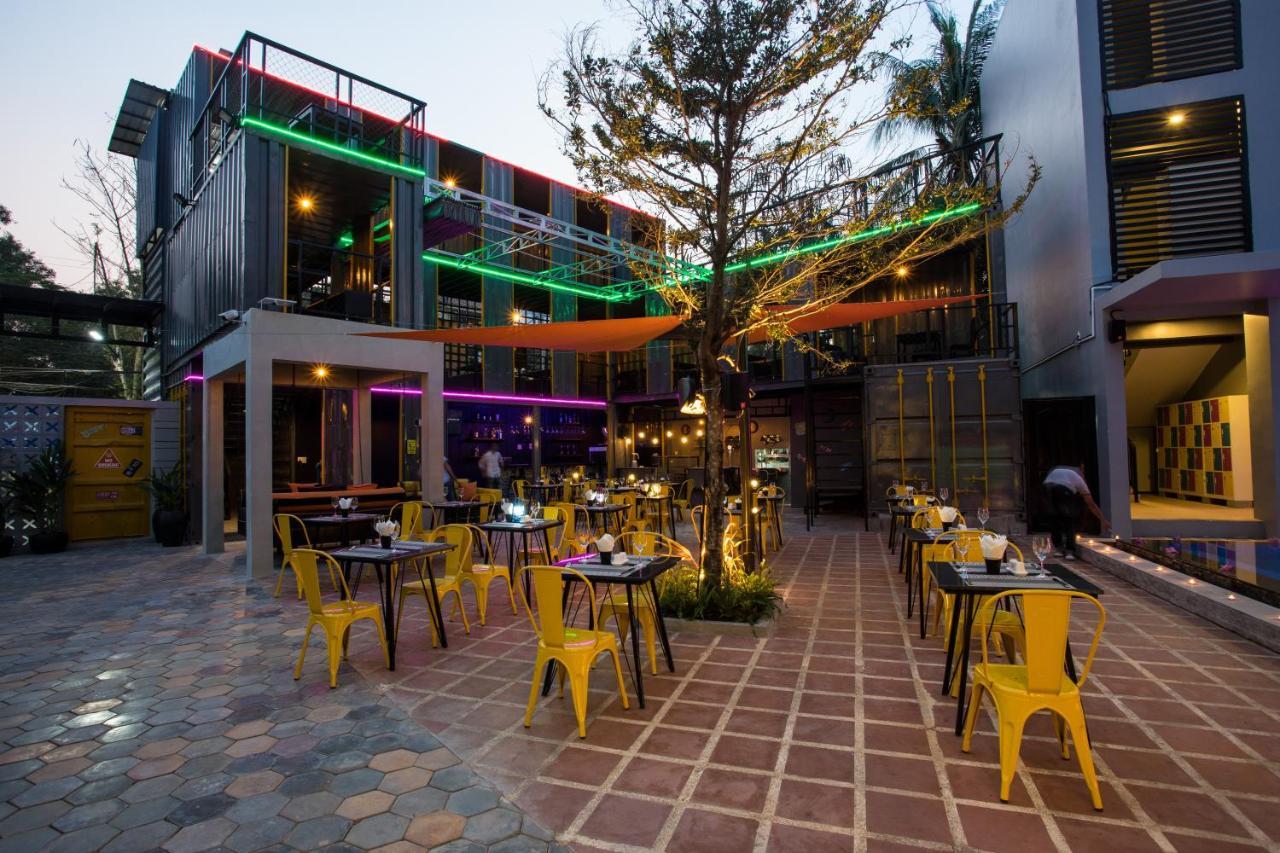 White Rabbit Hostel Siem Reap Zewnętrze zdjęcie
