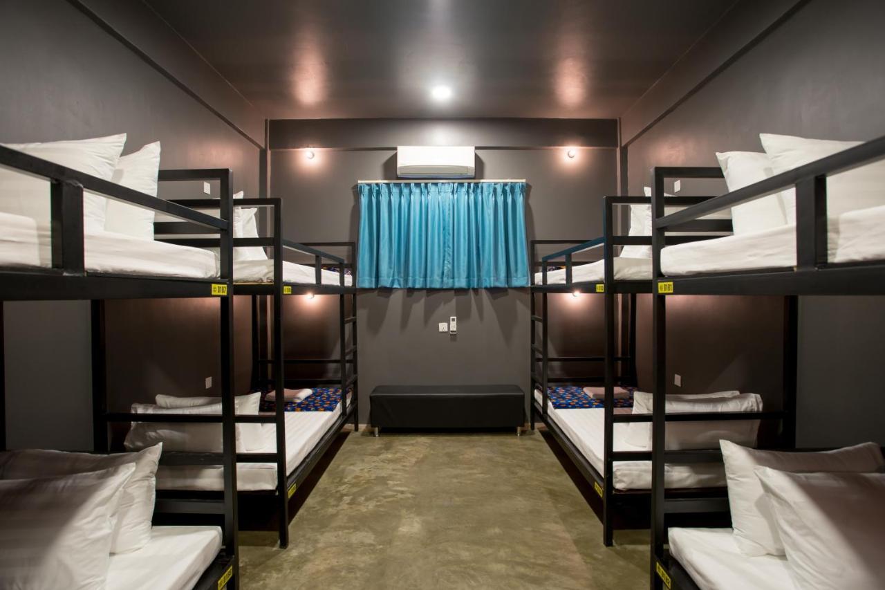 White Rabbit Hostel Siem Reap Zewnętrze zdjęcie